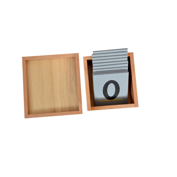 Kidken Montessori Sandpaper Numbers Learning set: 10 sandpaper-numerals 0 to 9 on gray boards with yellow tracing-direction line, stored in lacquered Beechwood box for kids ages 3 to 10