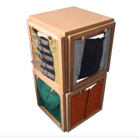 8 Dressing Frames Stand